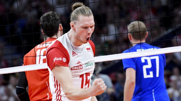 Полша и Сърбия громят по пътя си към полуфиналите на Евроволей 2021