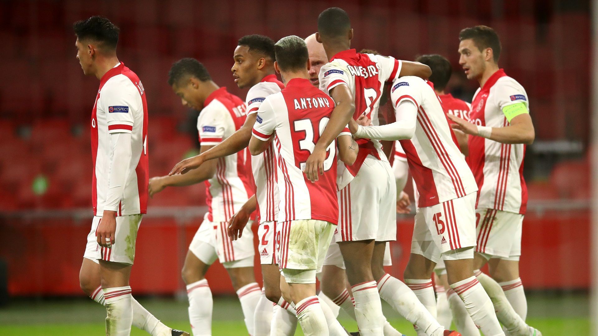 Кръгът в Eredivisie: Аякс излиза за поправителен след първата си загуба