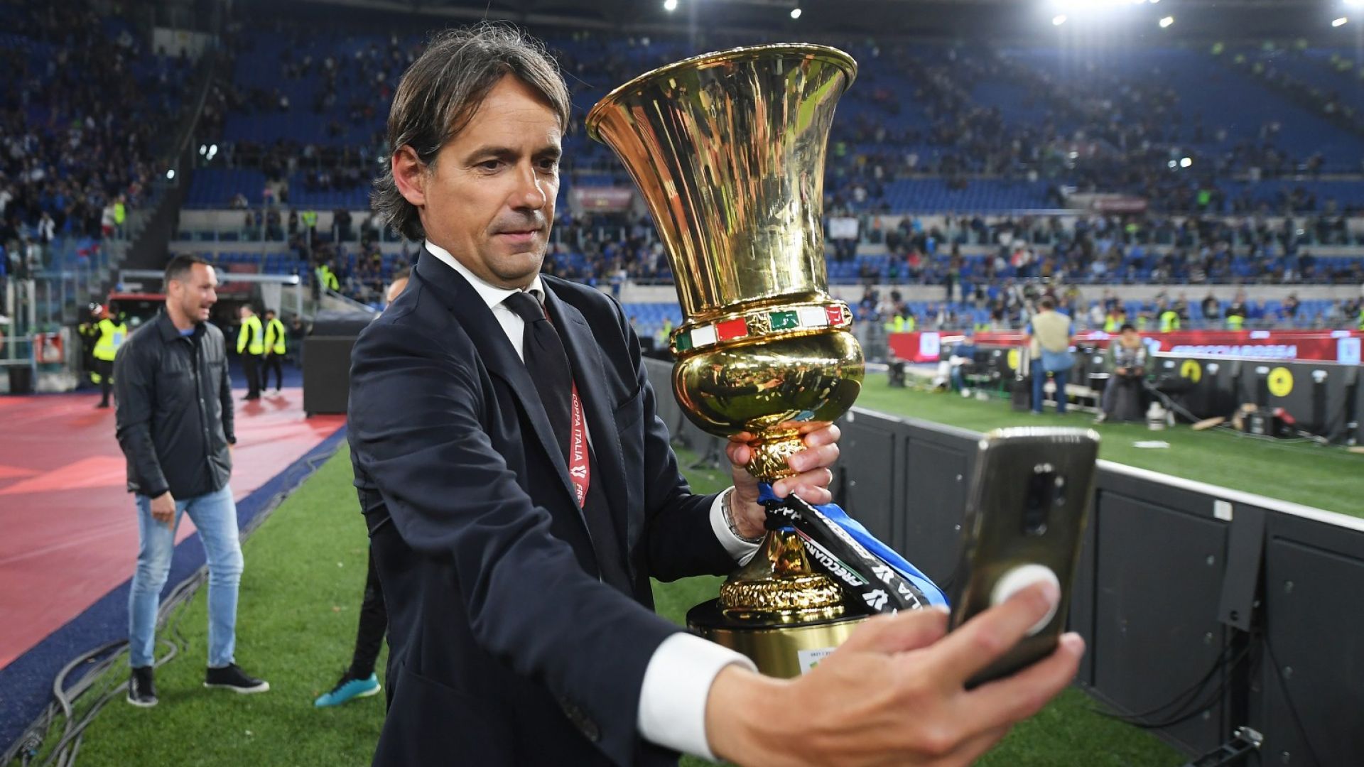 Интер прекъсна 11-годишна суша и триумфира с Купата на Италия