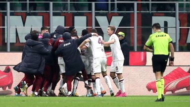 Милан изхвърча от Купата след провал срещу 10 от Торино