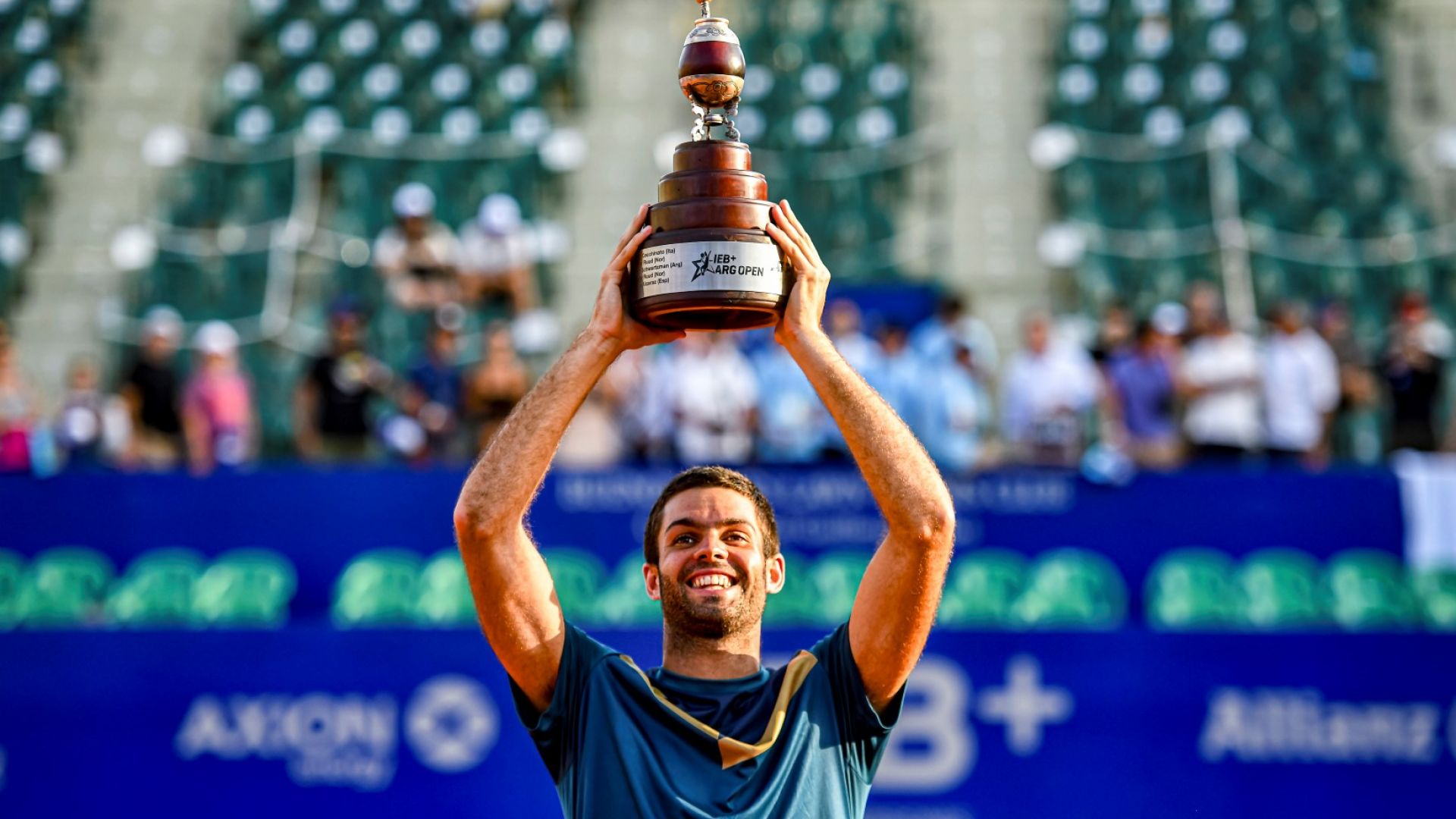 Радост в Буенос Айрес - местното момче Диас Акоста вдигна първа ATP титла