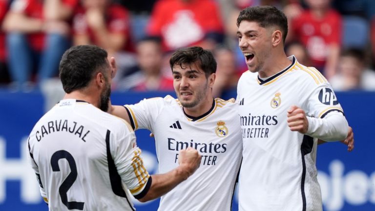 Реал продължава да мачка след 4 гола в Памплона