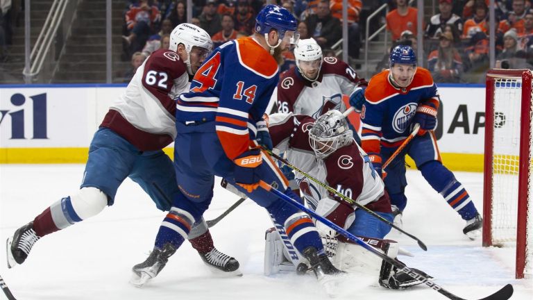40 спасявания от Александър Георгиев не помогнаха на „лавините“ в НХЛ